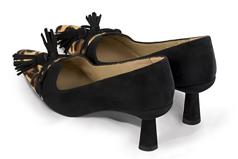 Safari black women's dress pumps, with a knot on the front. Tapered toe. Medium spool heels. Rear view - Florence KOOIJMAN